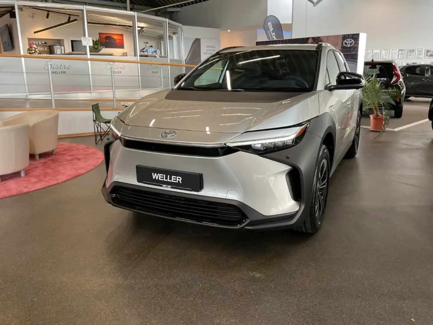 Toyota bZ4X Teamplayer *360°*Navi*Matrix*el Heck*CarPlay* Silber - 2