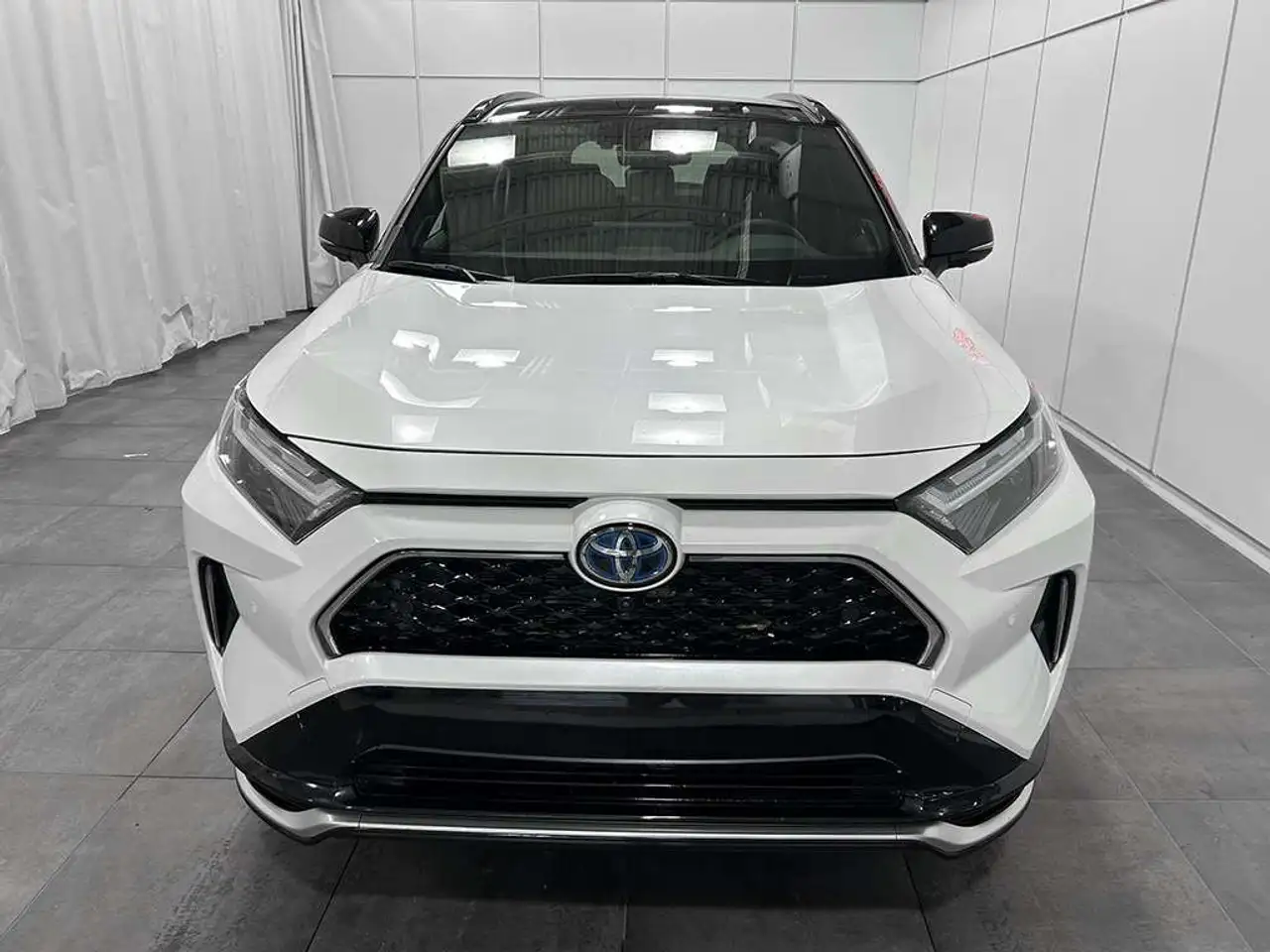 Toyota RAV 4 Prime снимка Toyota RAV 4 Prime