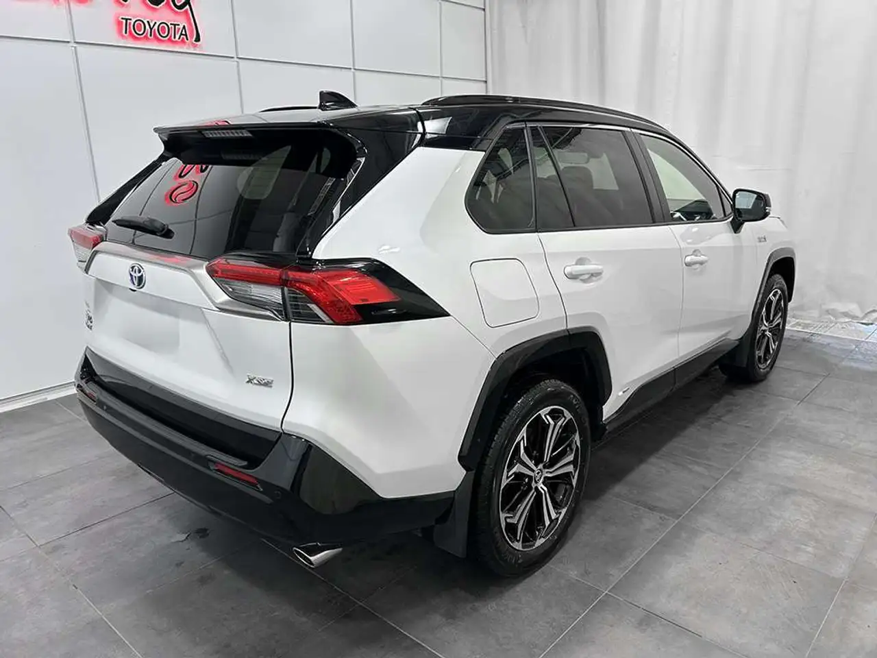 Toyota RAV 4 Prime снимка Toyota RAV 4 Prime