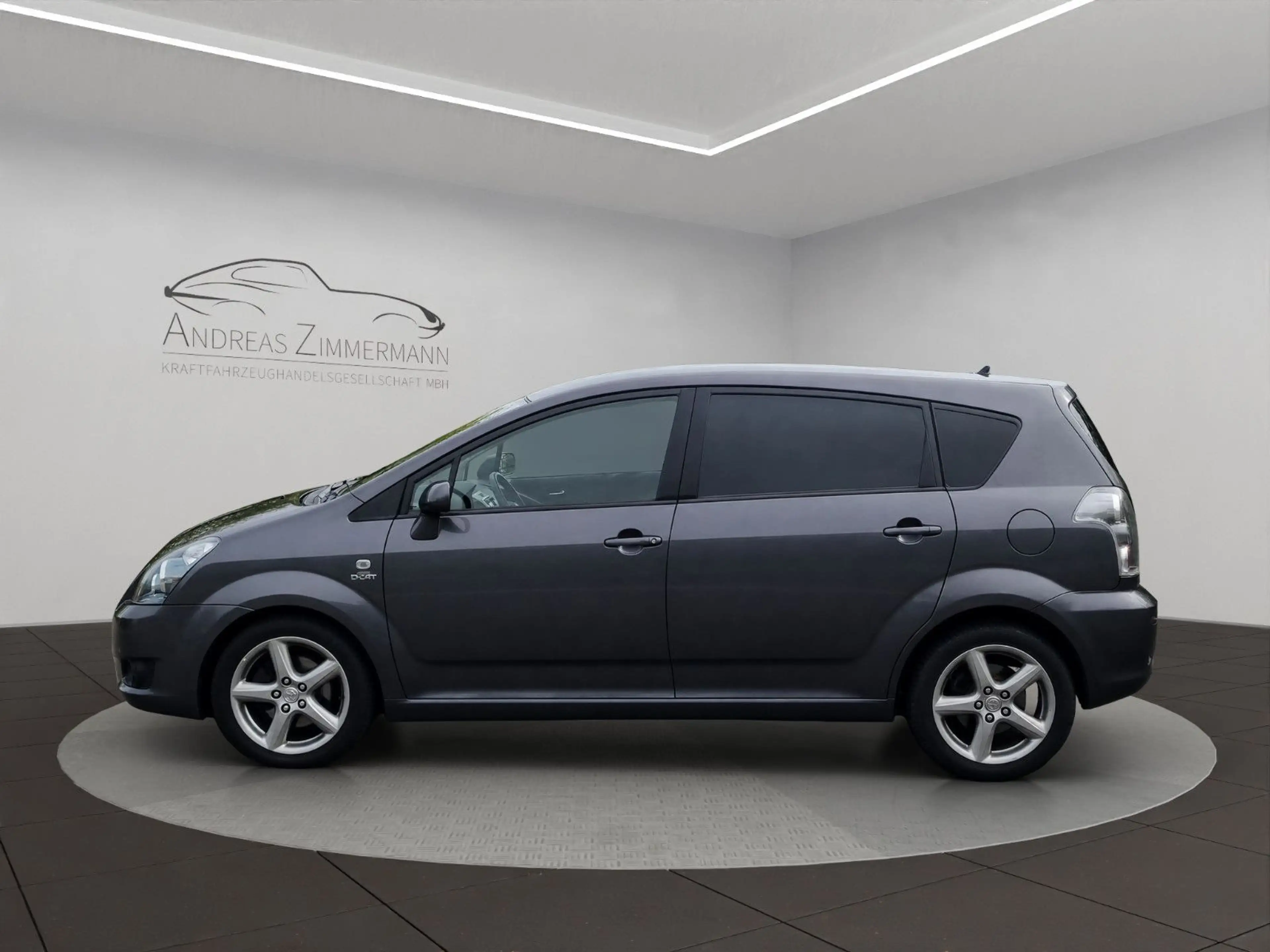 Toyota Corolla Verso 2.2 D-CAT Executive 7-Sitzer — photo 3