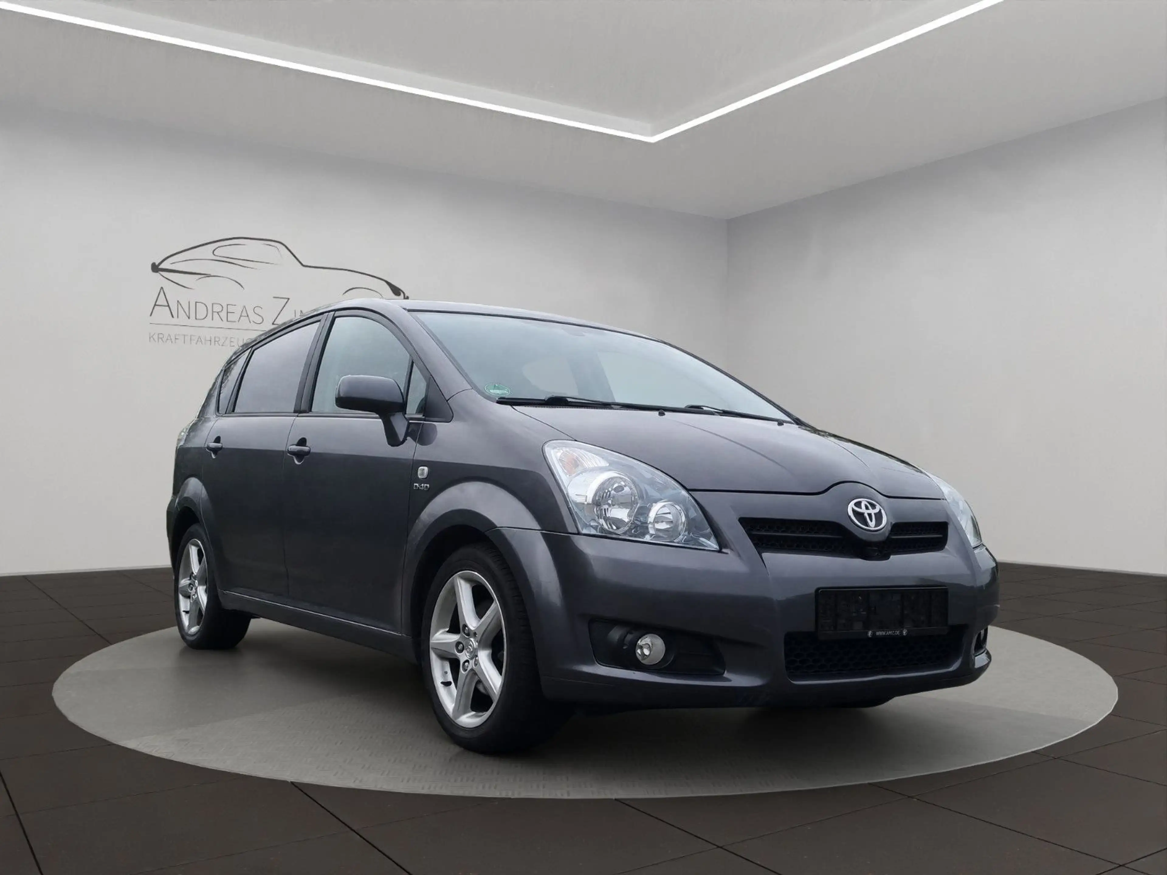 Toyota Corolla Verso 2.2 D-CAT Executive 7-Sitzer — photo 2