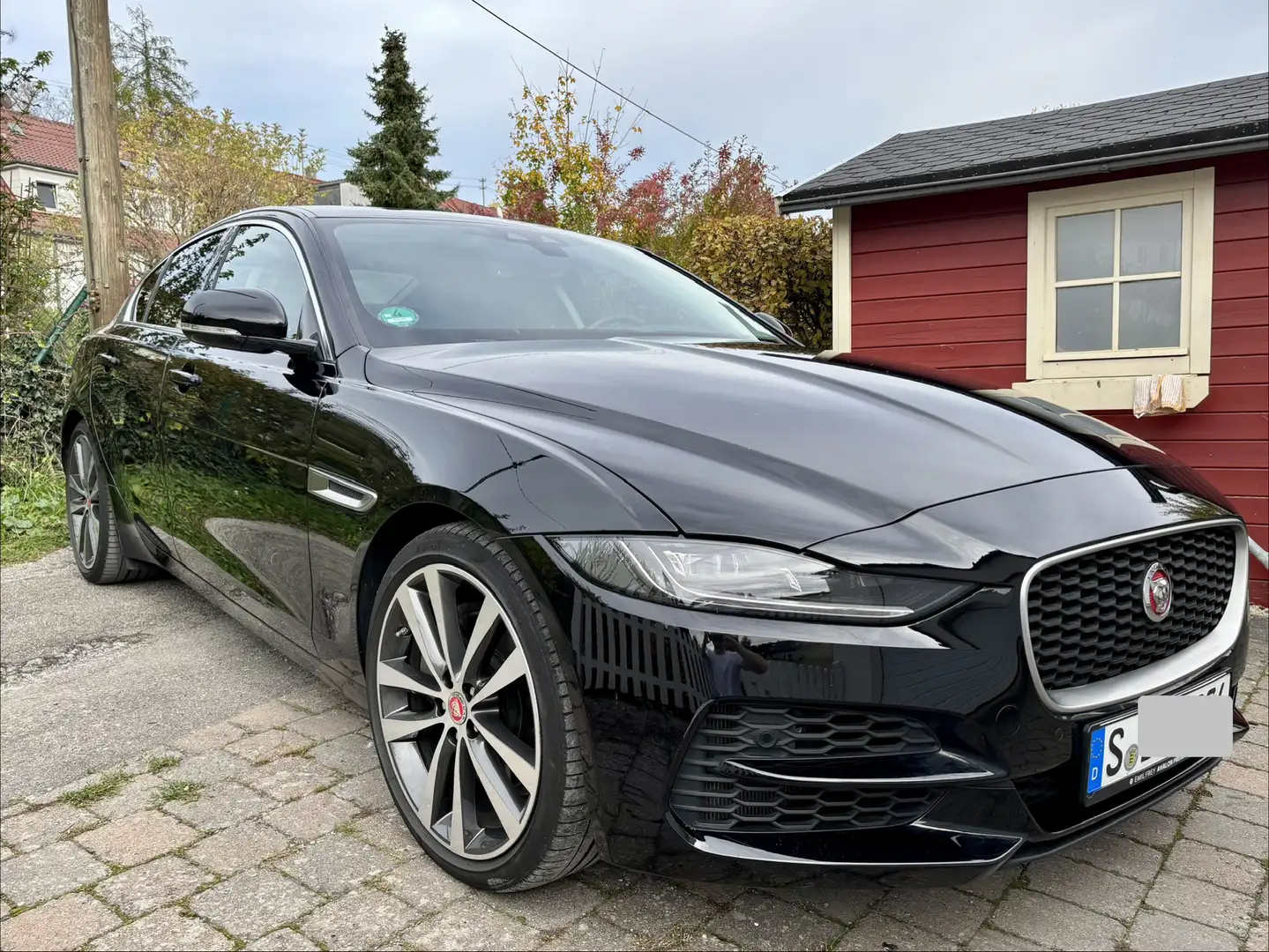 Jaguar XE P250 Aut. S Schwarz - 2