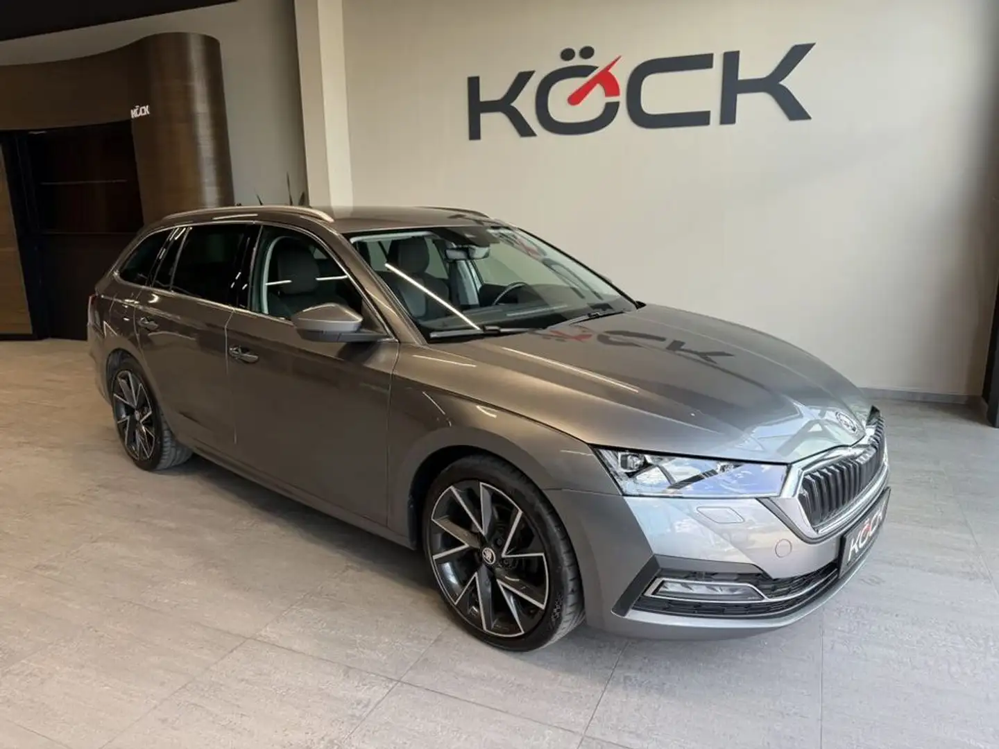 Skoda Octavia Style 4x4 DSG Grau - 2