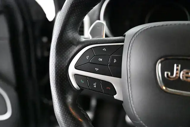 Jeep Grand Cherokee view 30