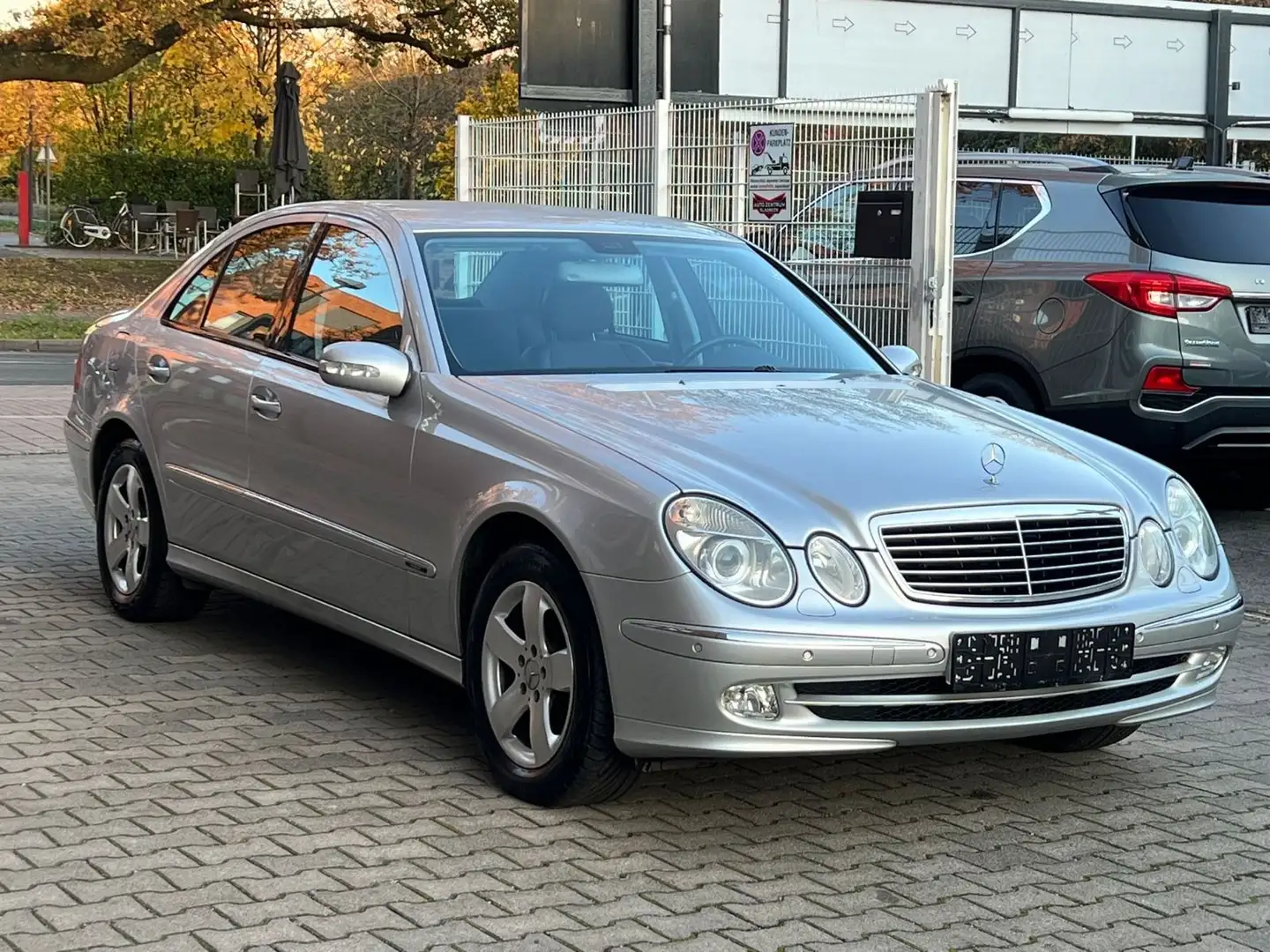 Mercedes-Benz E 240 *AUTOMATIK*GARANTIE* Argent - 1