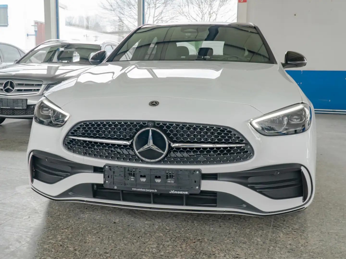 Mercedes-Benz C 180 AMG-Sport/LED/360/Pano/Night/Totw/Distr/19 Weiß - 2