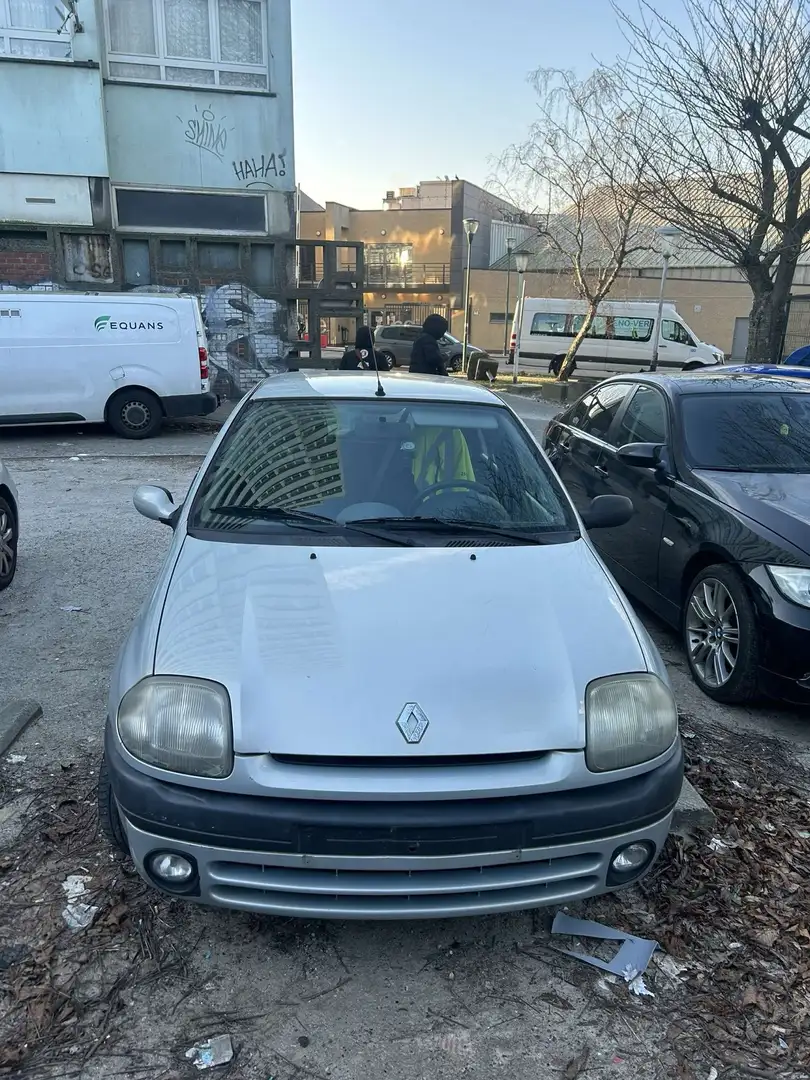 Renault Clio 1.2 Zilver - 1