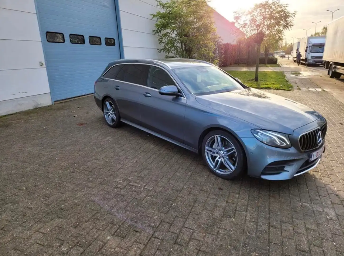 Mercedes-Benz E 220 E 220 d T 9G-TRONIC AMG Line Grijs - 1