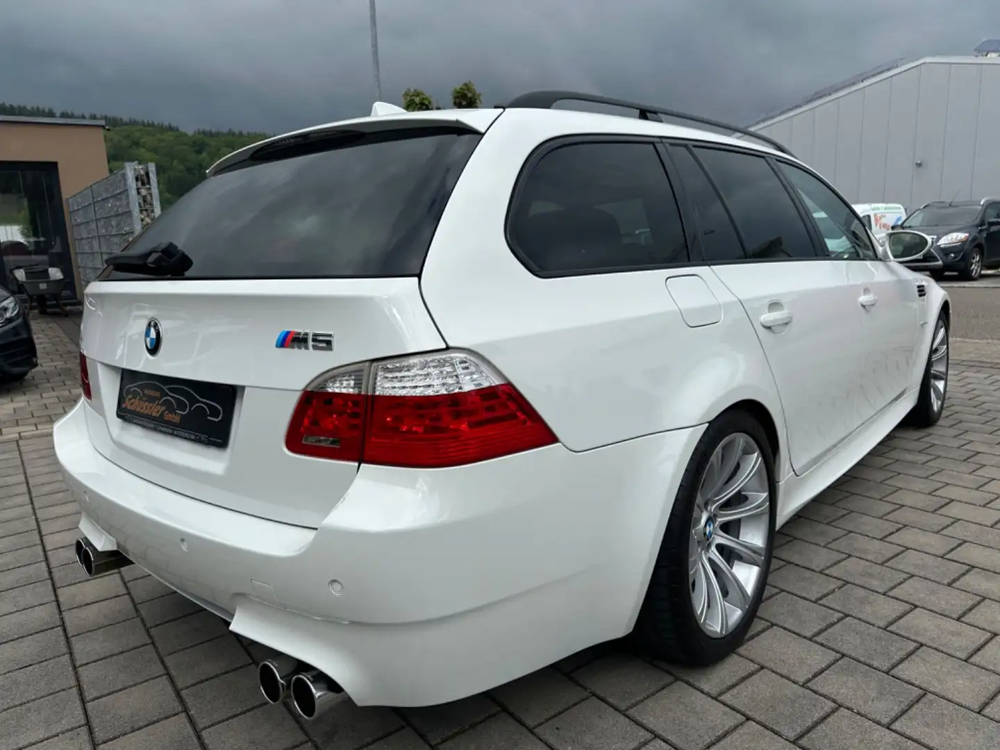 BMW M5 Touring    *Sammlerzustand / HUD / M Driver * Wit - 2