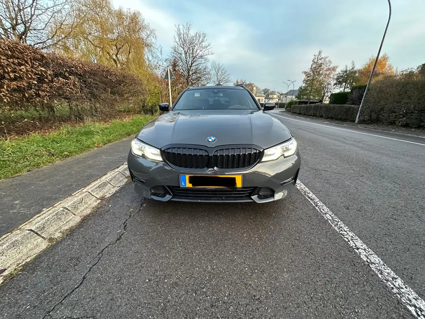 BMW 330 330i Touring Aut. Sport Line Gris - 1