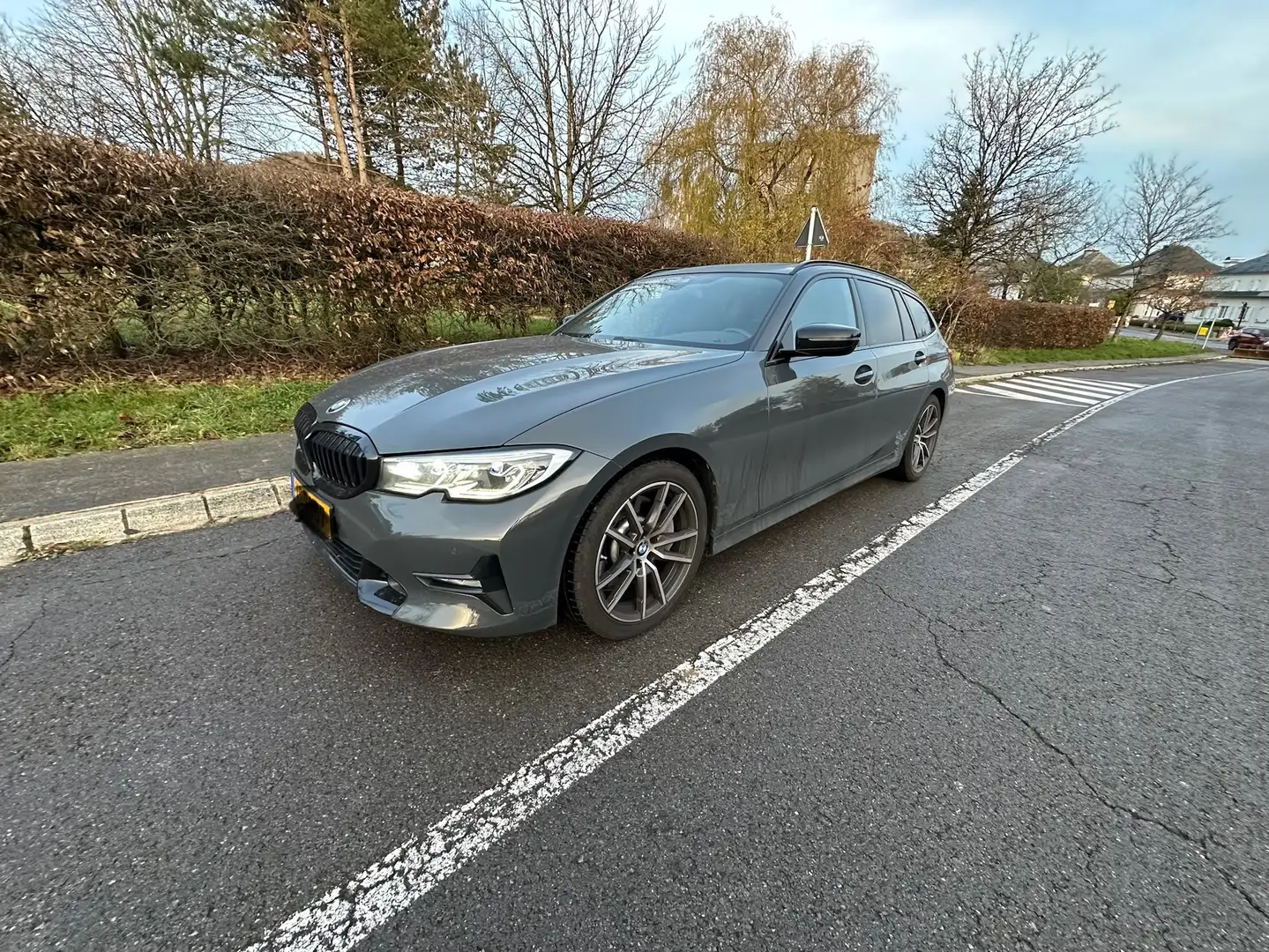 BMW 330 330i Touring Aut. Sport Line Gris - 2