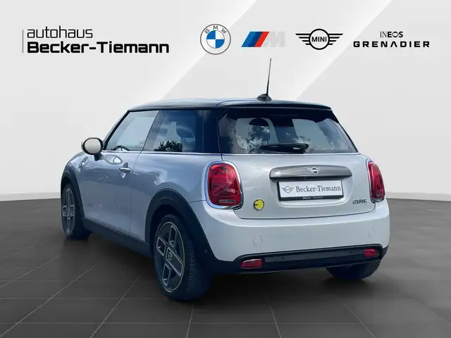 MINI Hatch view 4