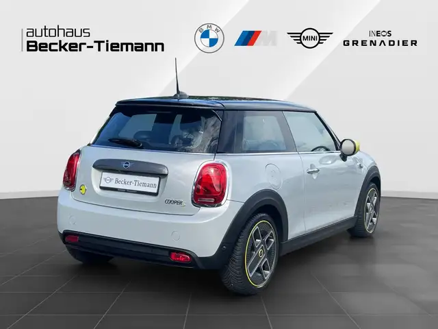 MINI Hatch view 6