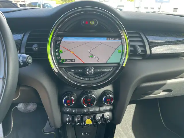 MINI Hatch view 10