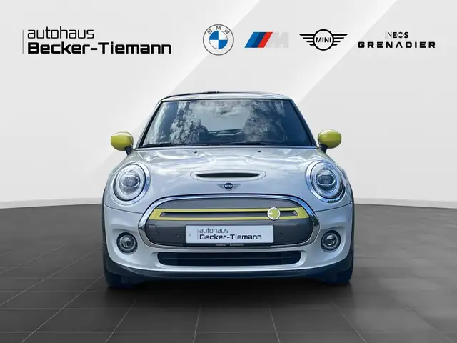 MINI Hatch view 2