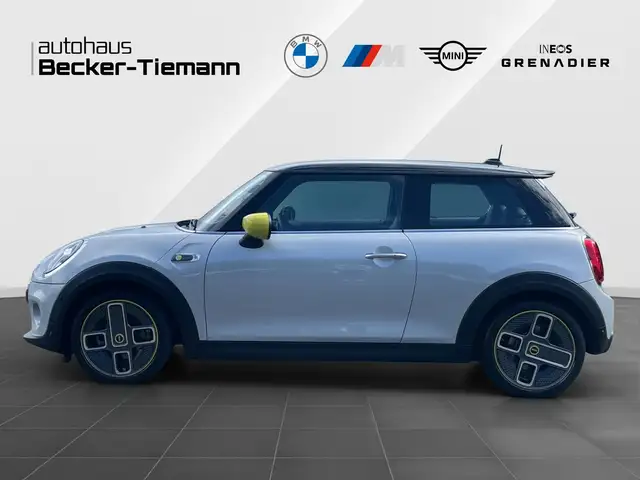 MINI Hatch view 3
