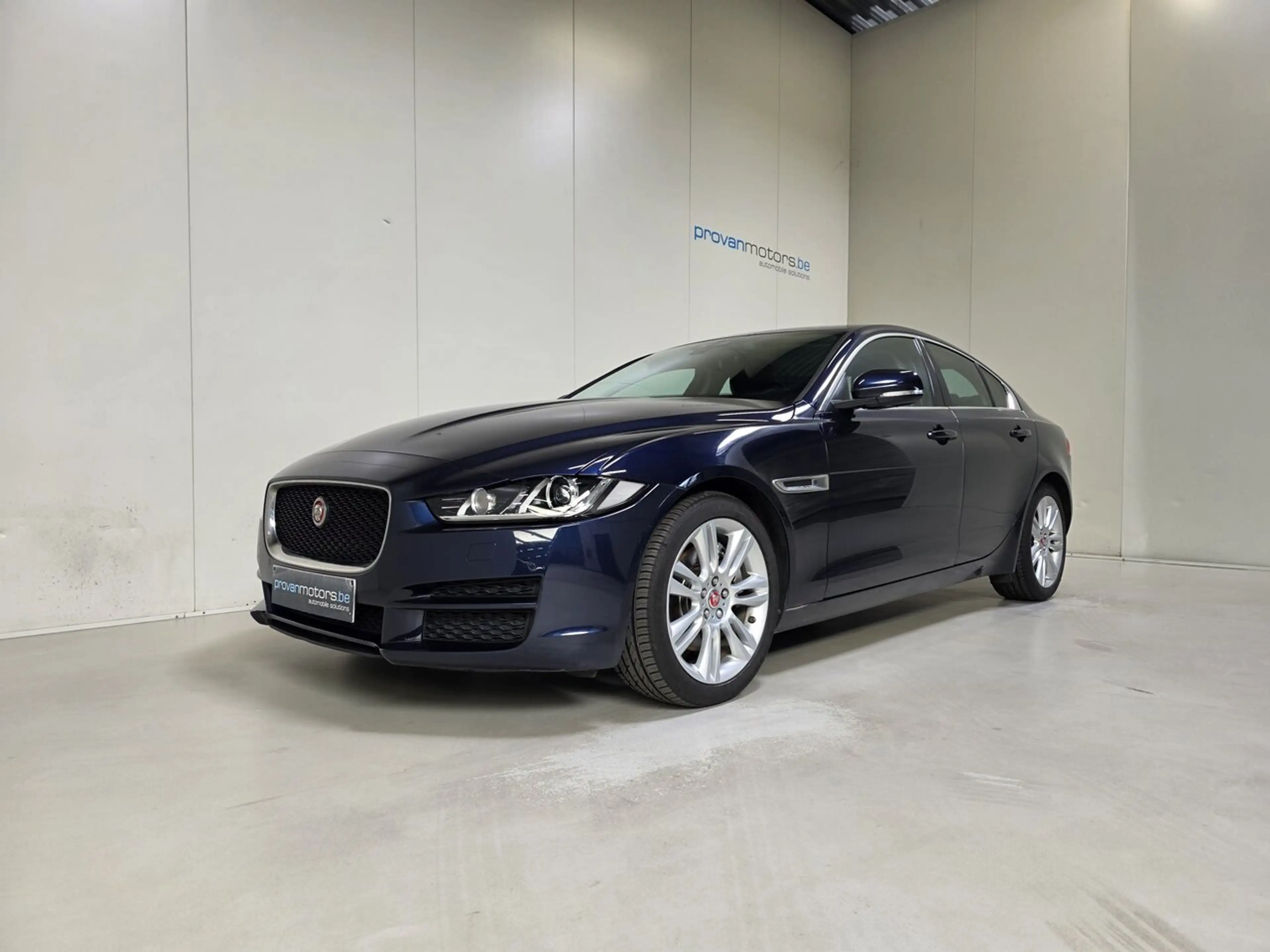 Jaguar XE 2.0t Benzine Autom. - GPS - Topstaat!