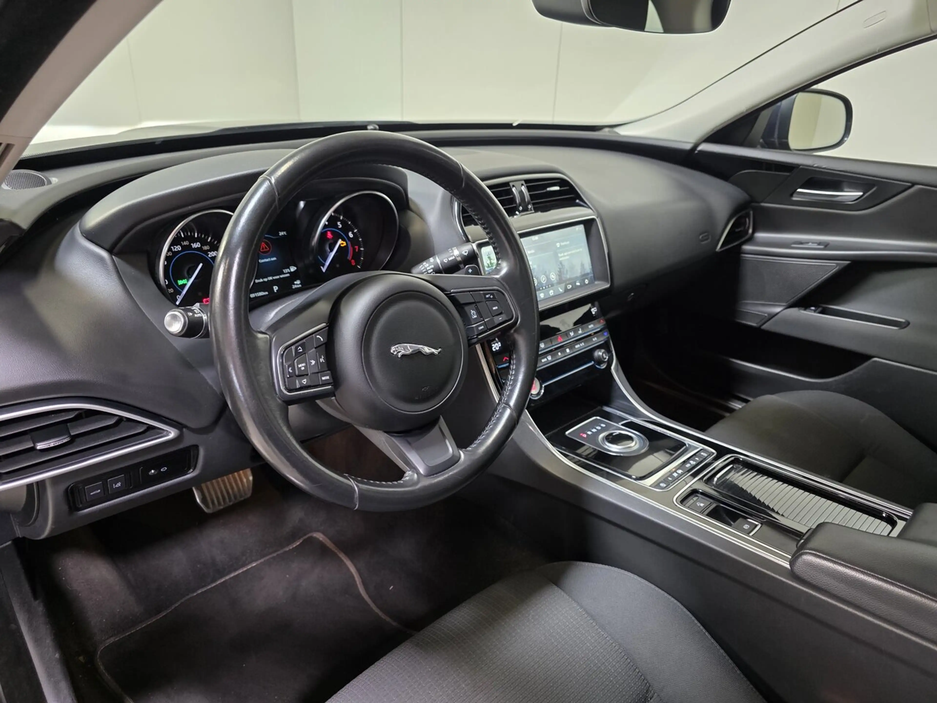 Jaguar XE 2.0t Benzine Autom. - GPS - Topstaat! — photo 19