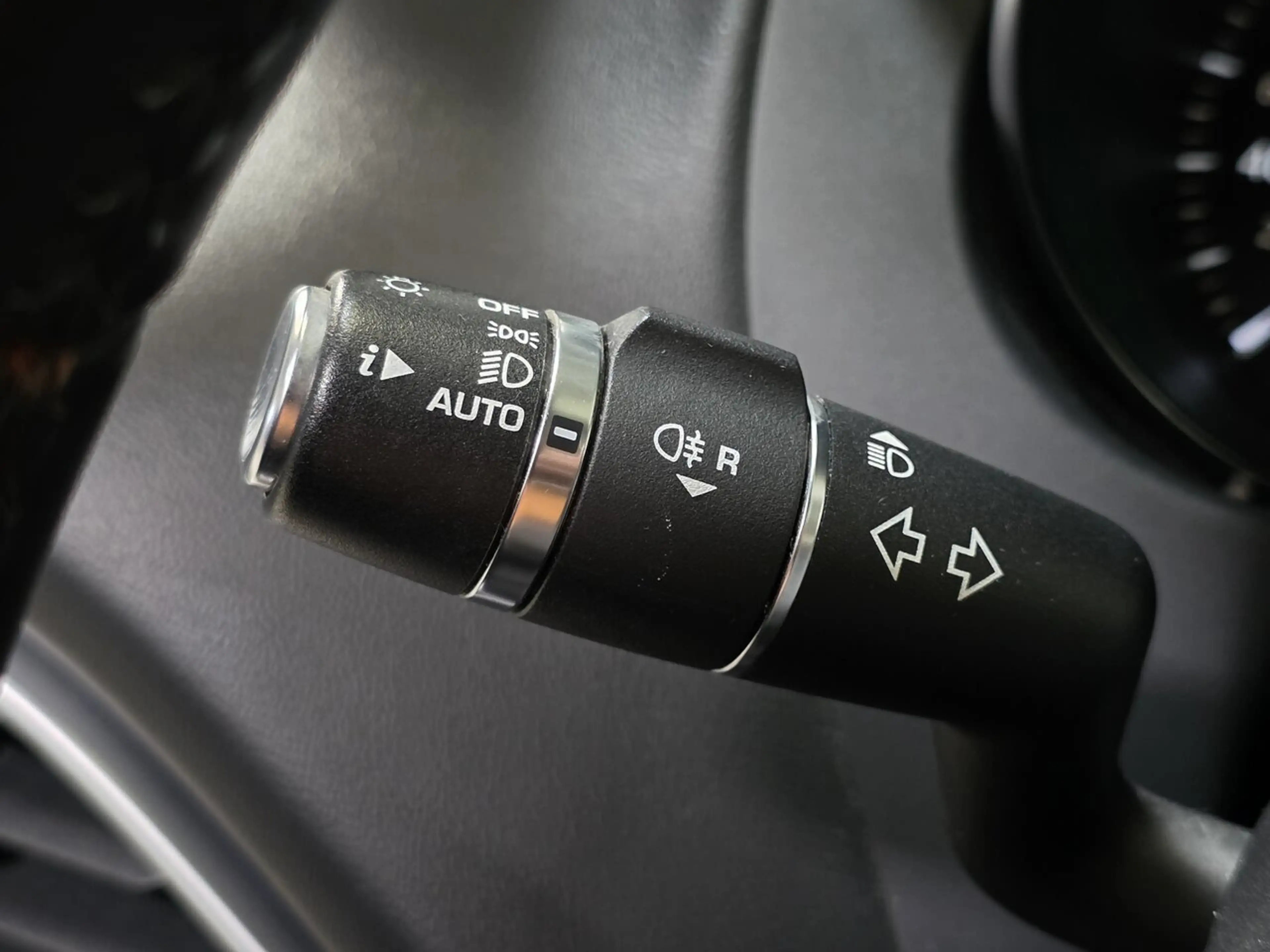 Jaguar XE 2.0t Benzine Autom. - GPS - Topstaat! — photo 17