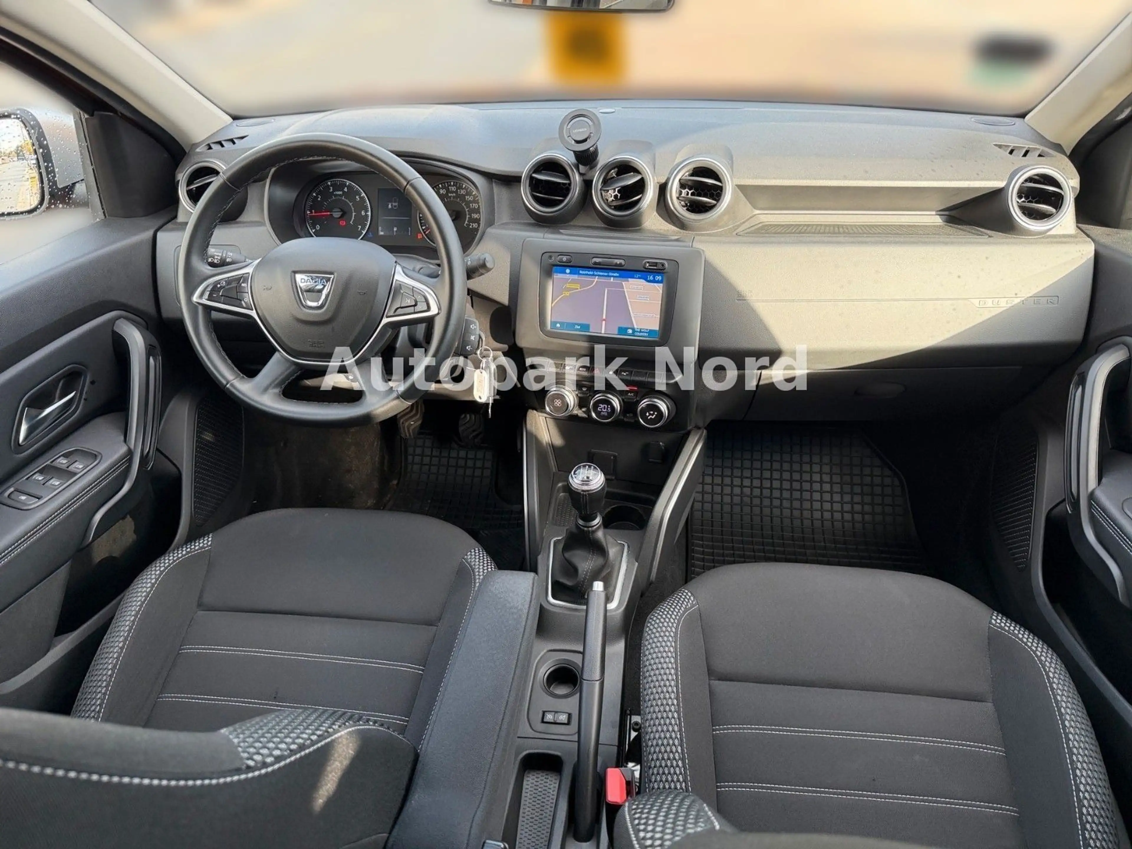 Dacia Duster II 1.6 Prestige/1.HAND/AHK/KAMERA/NAVI — photo 13