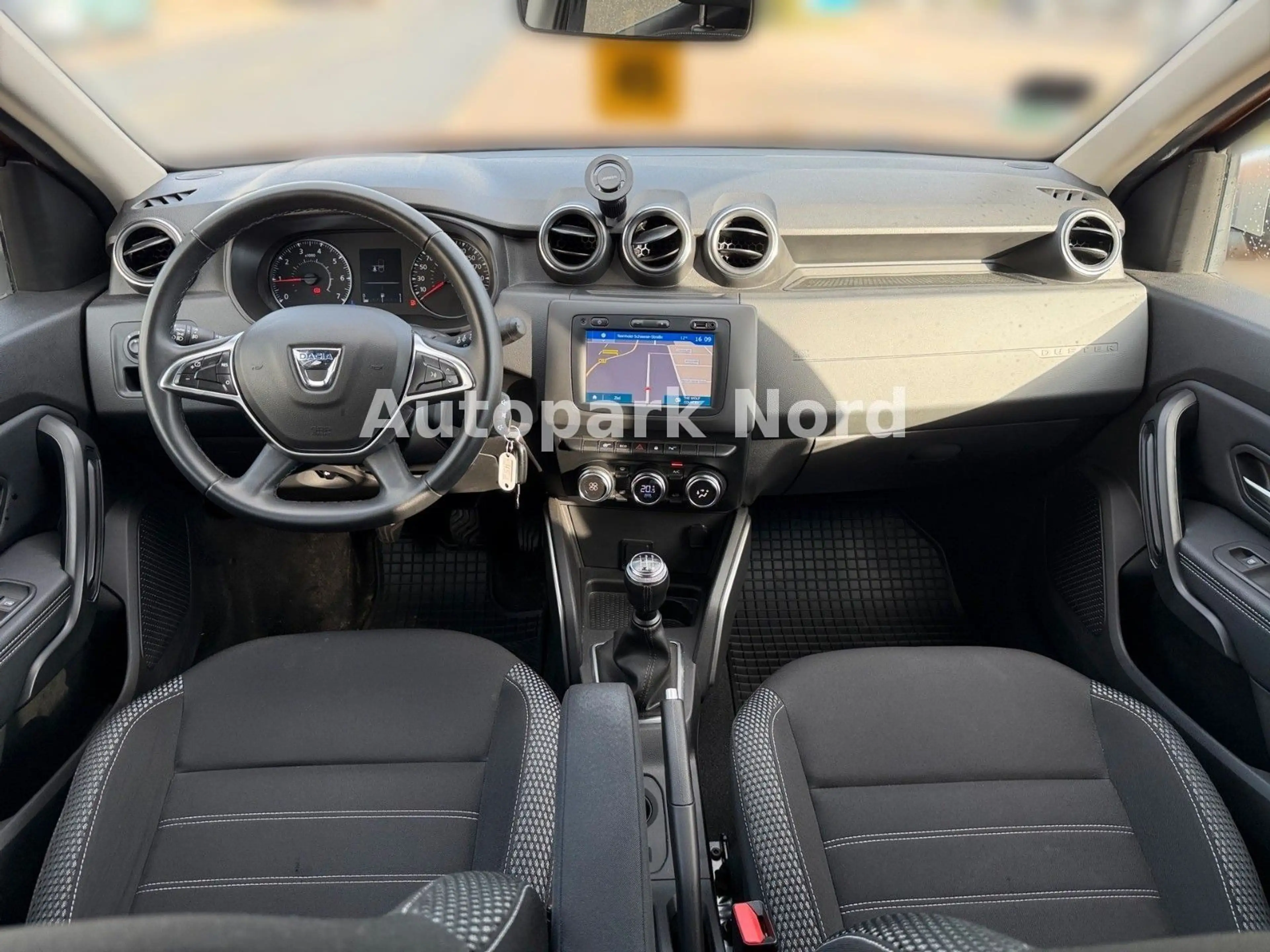 Dacia Duster II 1.6 Prestige/1.HAND/AHK/KAMERA/NAVI — photo 9