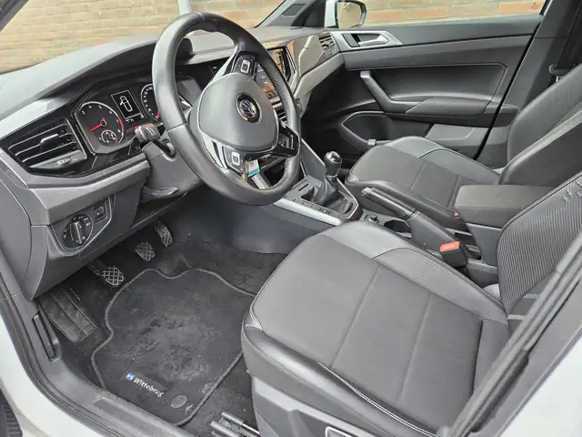 Volkswagen Polo view 5