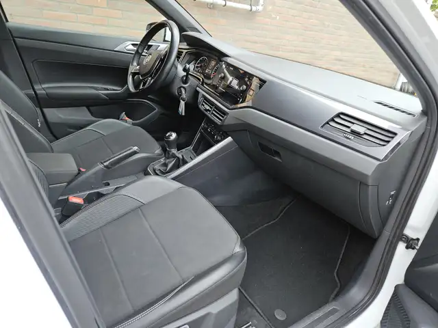 Volkswagen Polo view 27