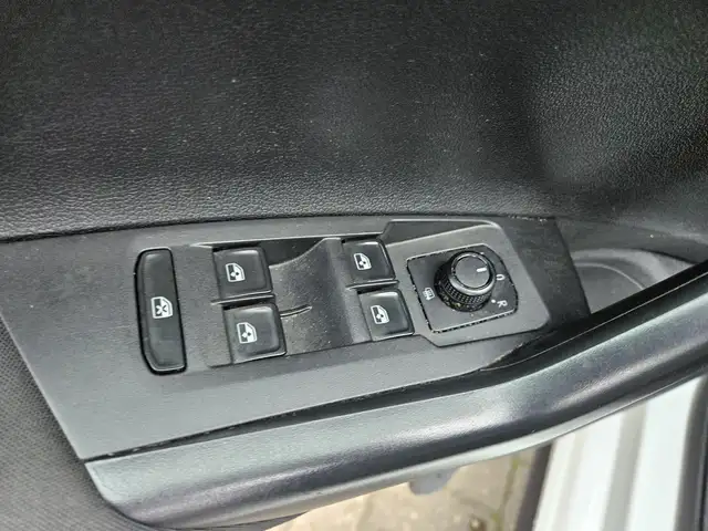 Volkswagen Polo view 6