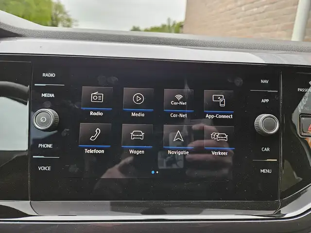 Volkswagen Polo view 8