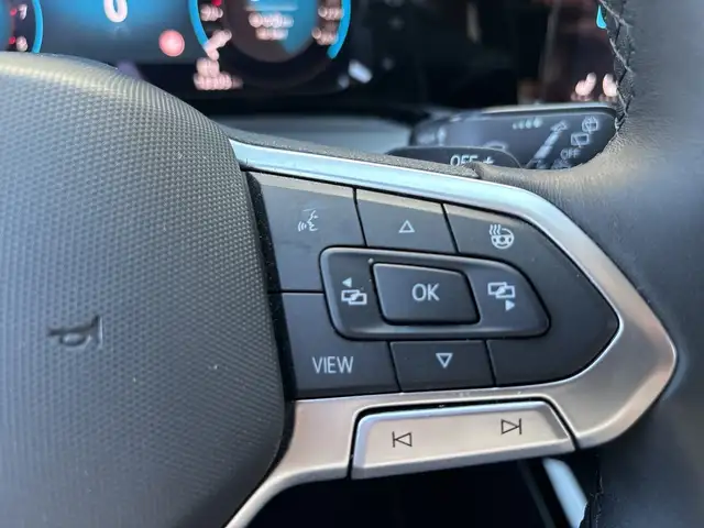 Volkswagen Golf view 18