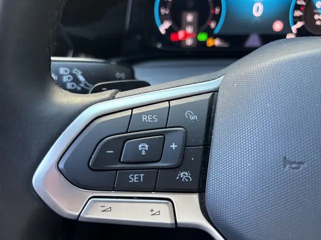 Volkswagen Golf view 17