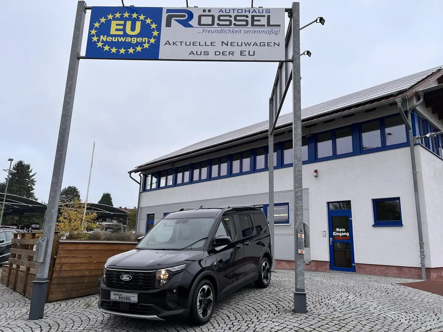 Ford Tourneo Courier 1.0 EcoBoost Automatik Active Alu 17" Navi SHZG Schwarz - 1