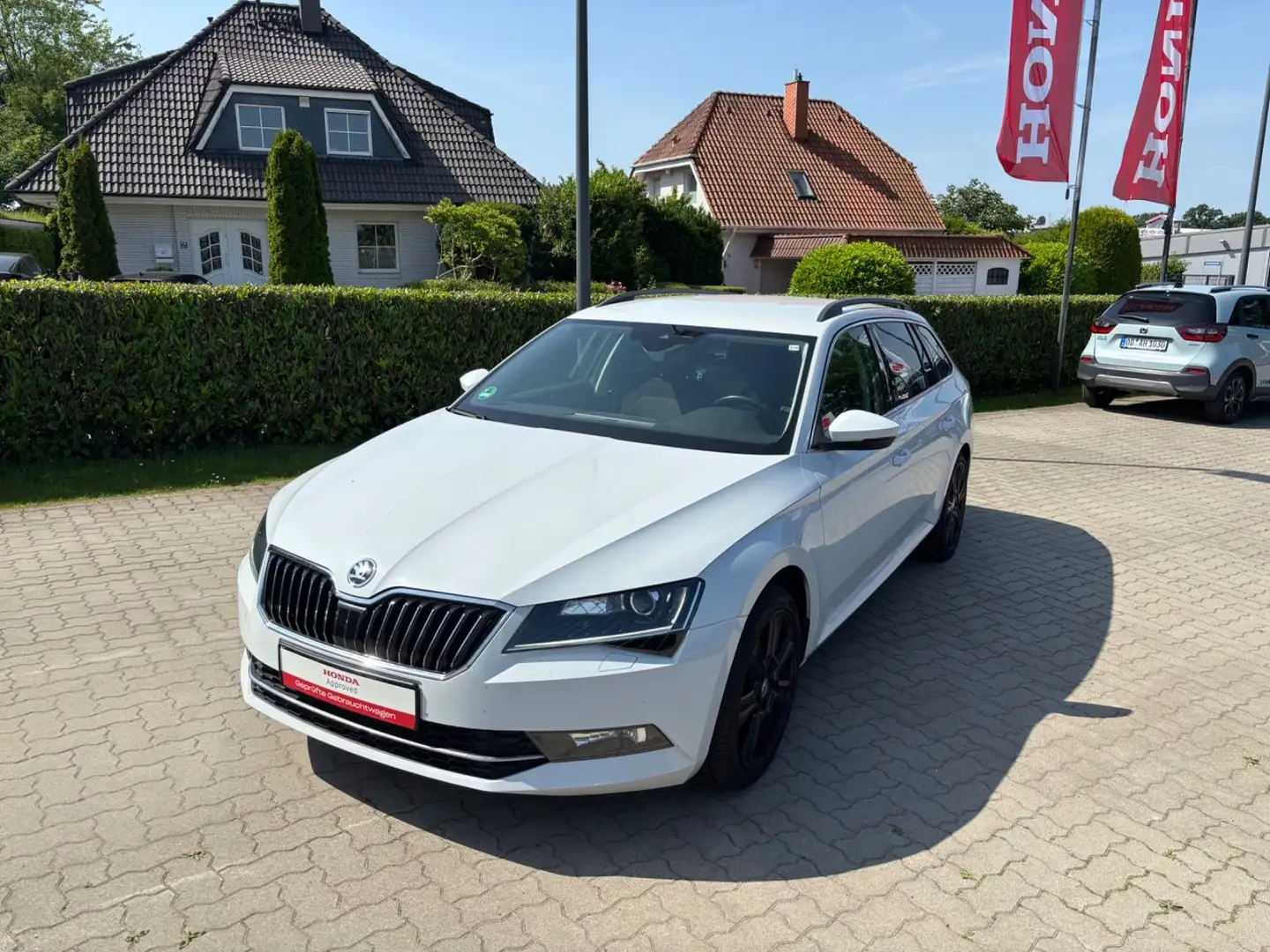 Skoda Superb 2.0 TDI SCR DSG Ambition Combi Bianco - 1