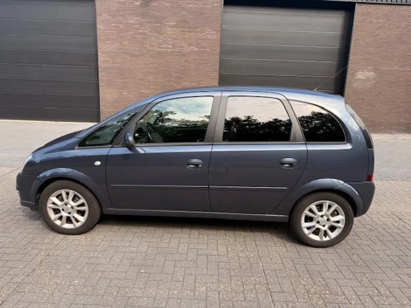 Opel Meriva 1.6-16V Cosmo |HALF LEER| CLIMA|SPORT VLG.| Gris - 2