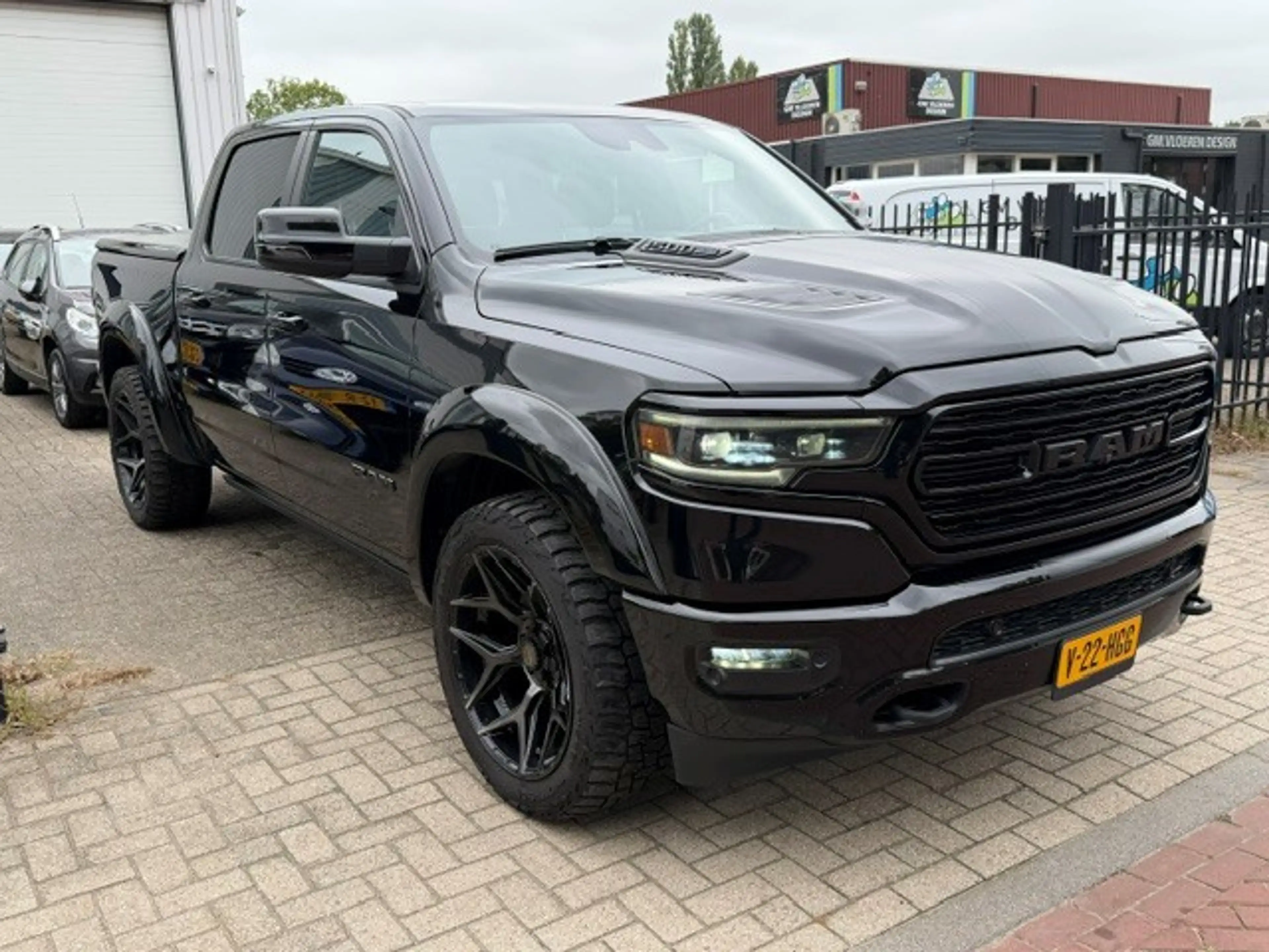 Dodge RAM 1500 5.7 V8 4x4 Crew Cab Limited RAMVOL!! — photo 2