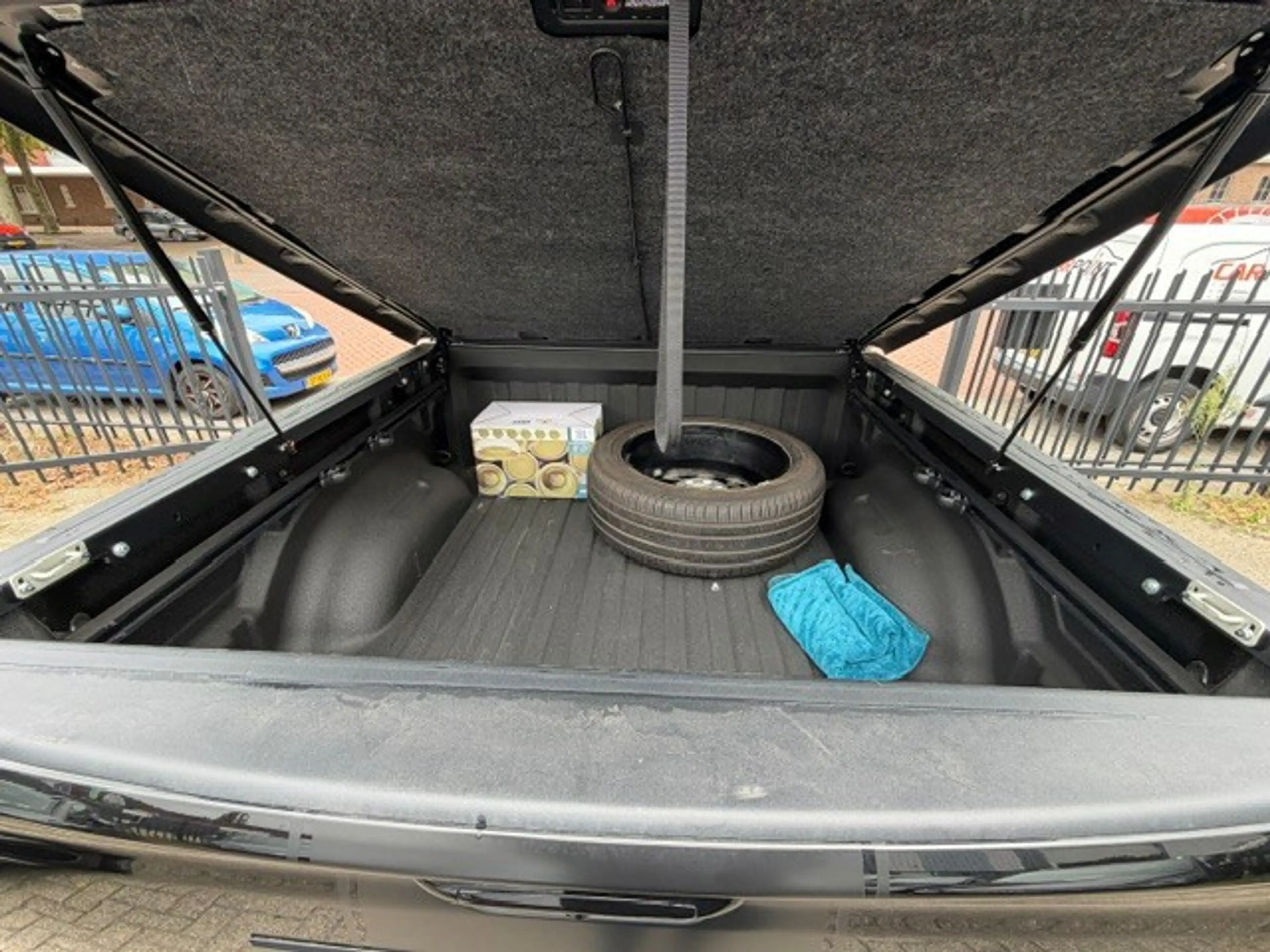 Dodge RAM 1500 5.7 V8 4x4 Crew Cab Limited RAMVOL!! — photo 13