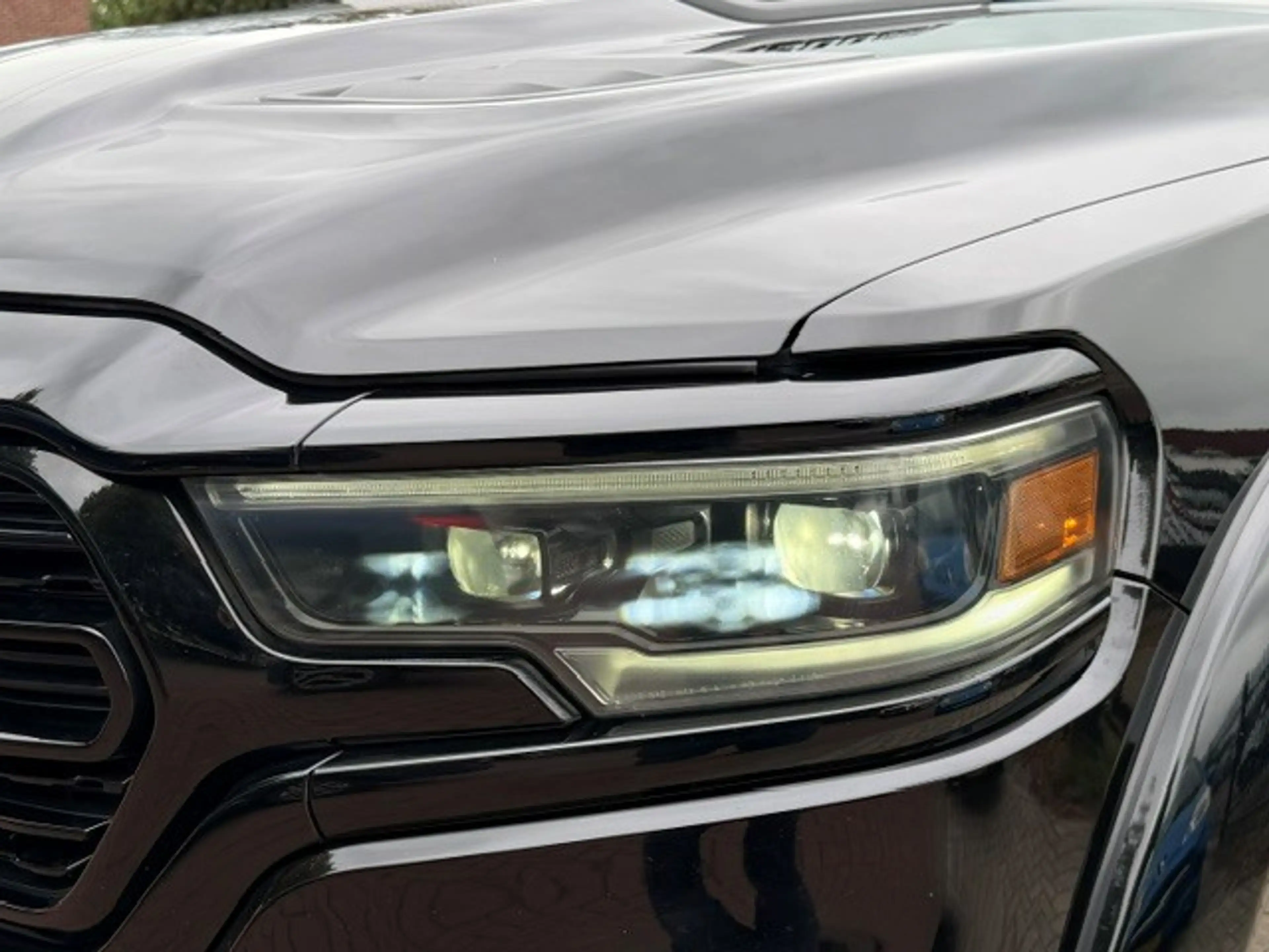 Dodge RAM 1500 5.7 V8 4x4 Crew Cab Limited RAMVOL!! — photo 4