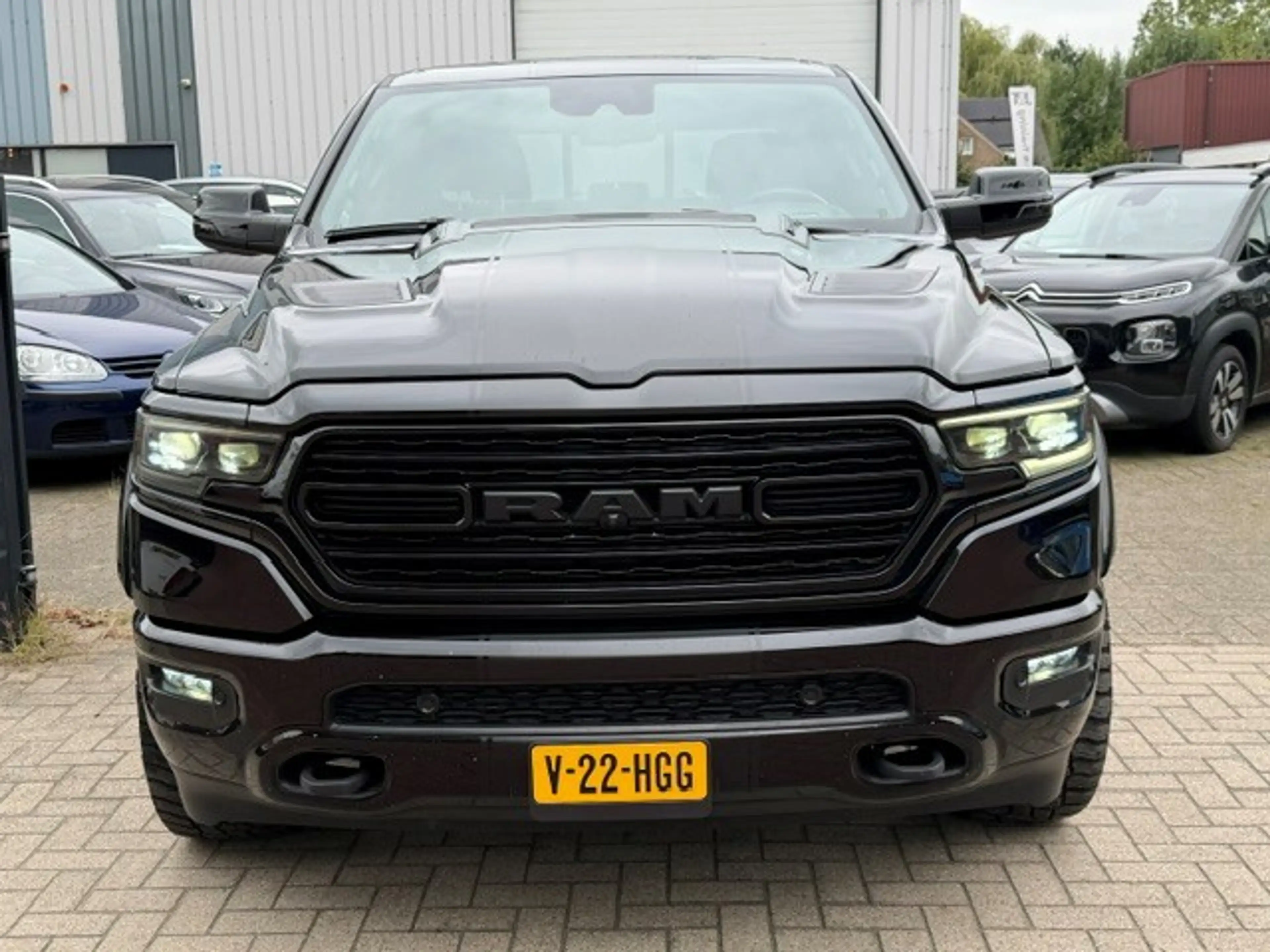 Dodge RAM 1500 5.7 V8 4x4 Crew Cab Limited RAMVOL!! — photo 3