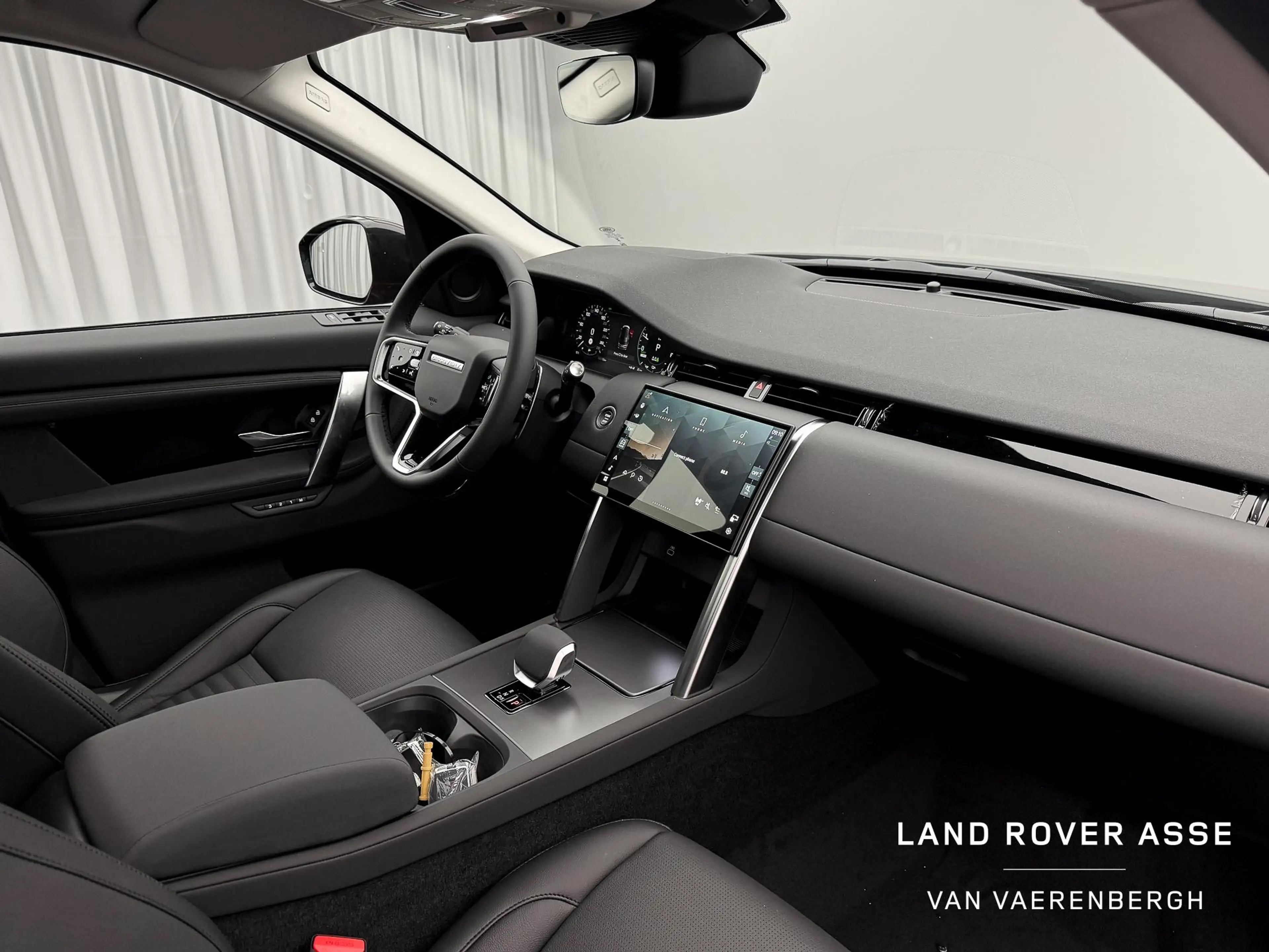 Land Rover Discovery Sport P270e S AWD — photo 5