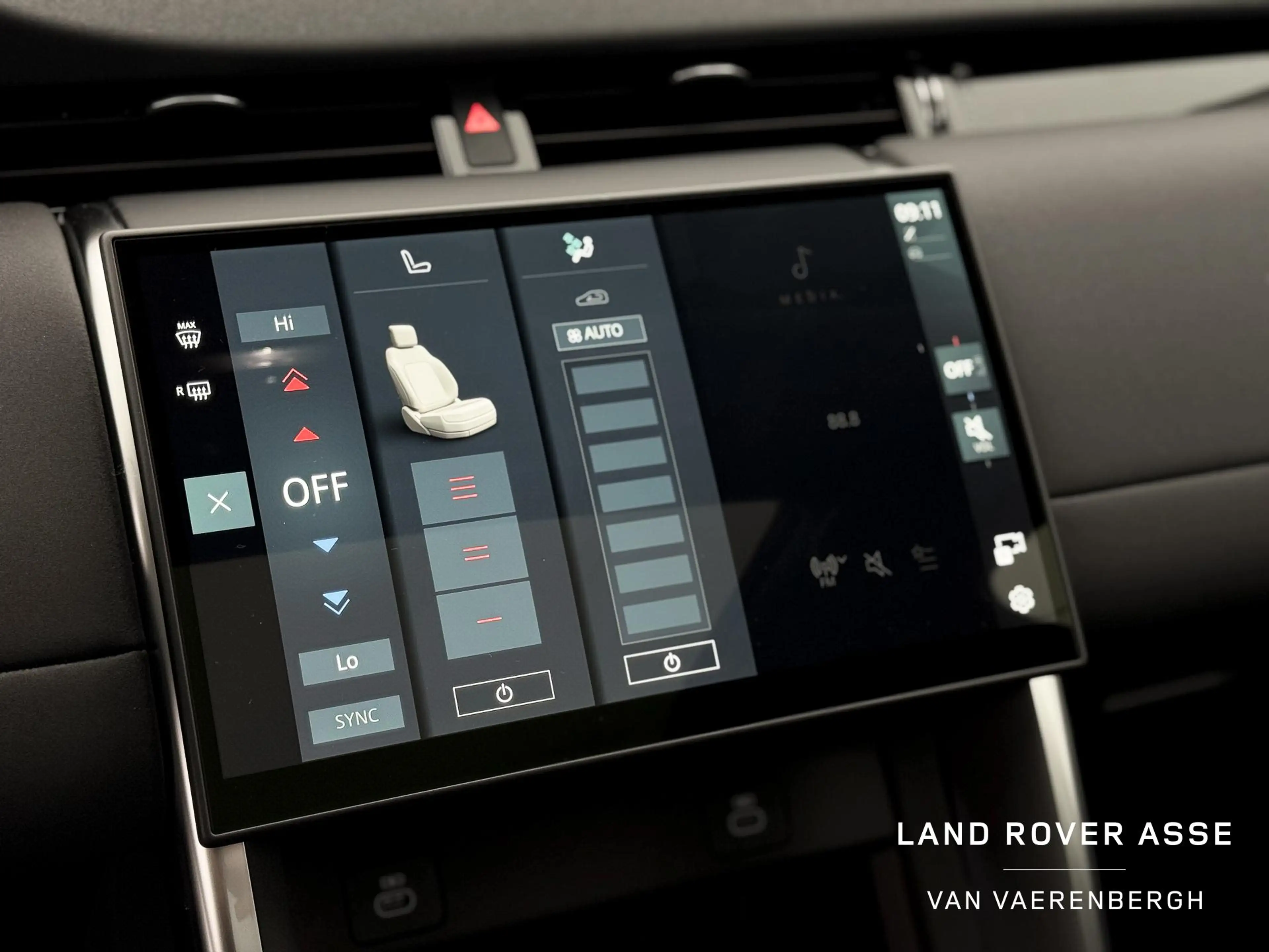 Land Rover Discovery Sport P270e S AWD — photo 15