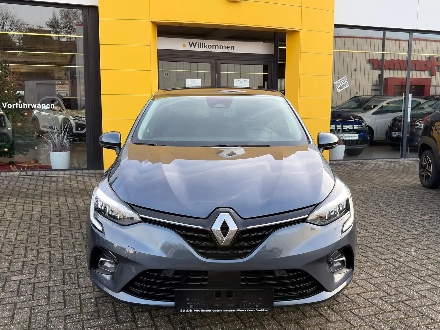 Renault Clio KAMERA SITZHZ EASYLINK LED Grigio - 2