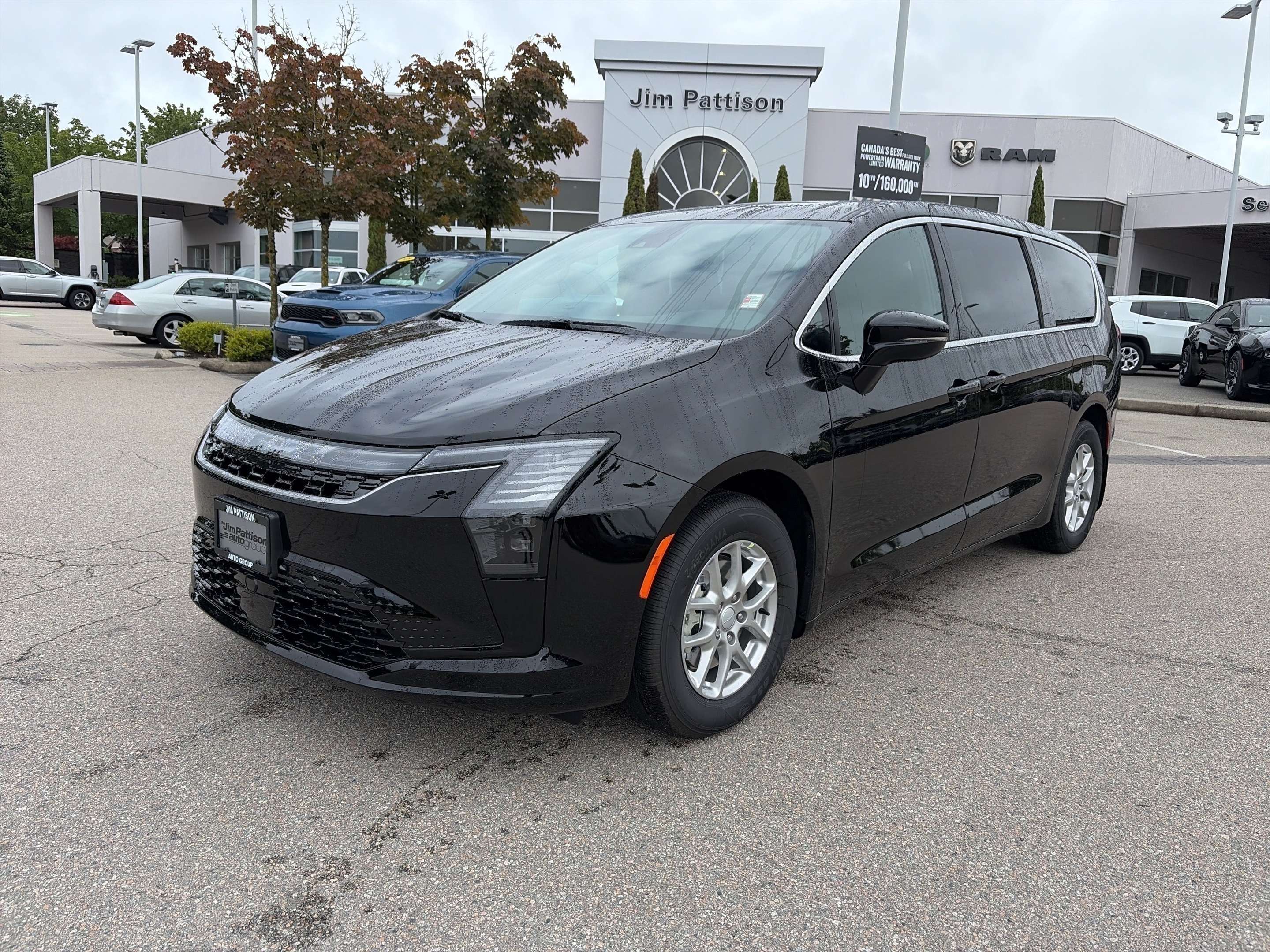 Black 2027 Chrysler Pacifica Minivan Front-Wheel Drive Automatic