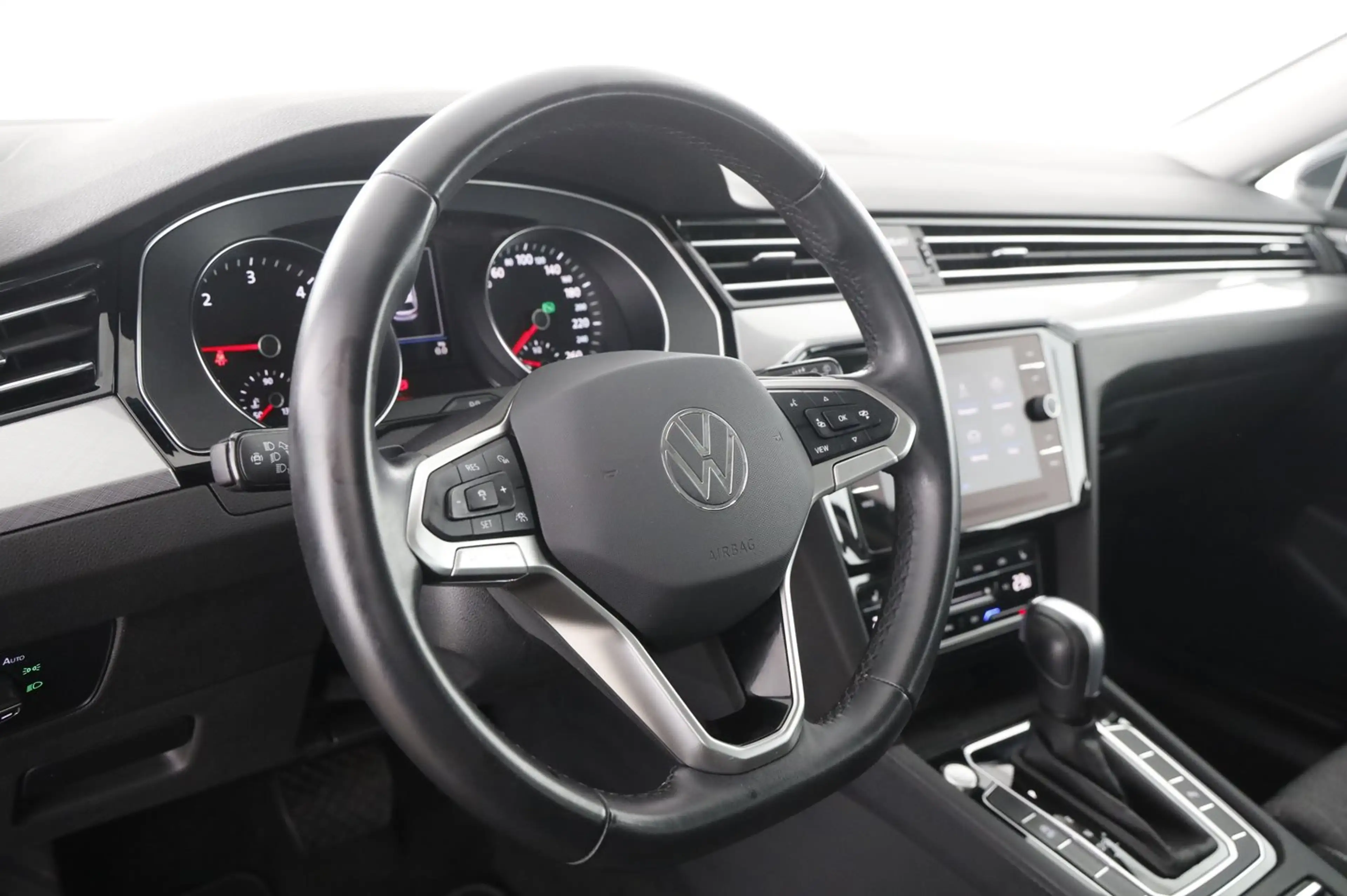 Volkswagen Passat Variant Business — photo 11