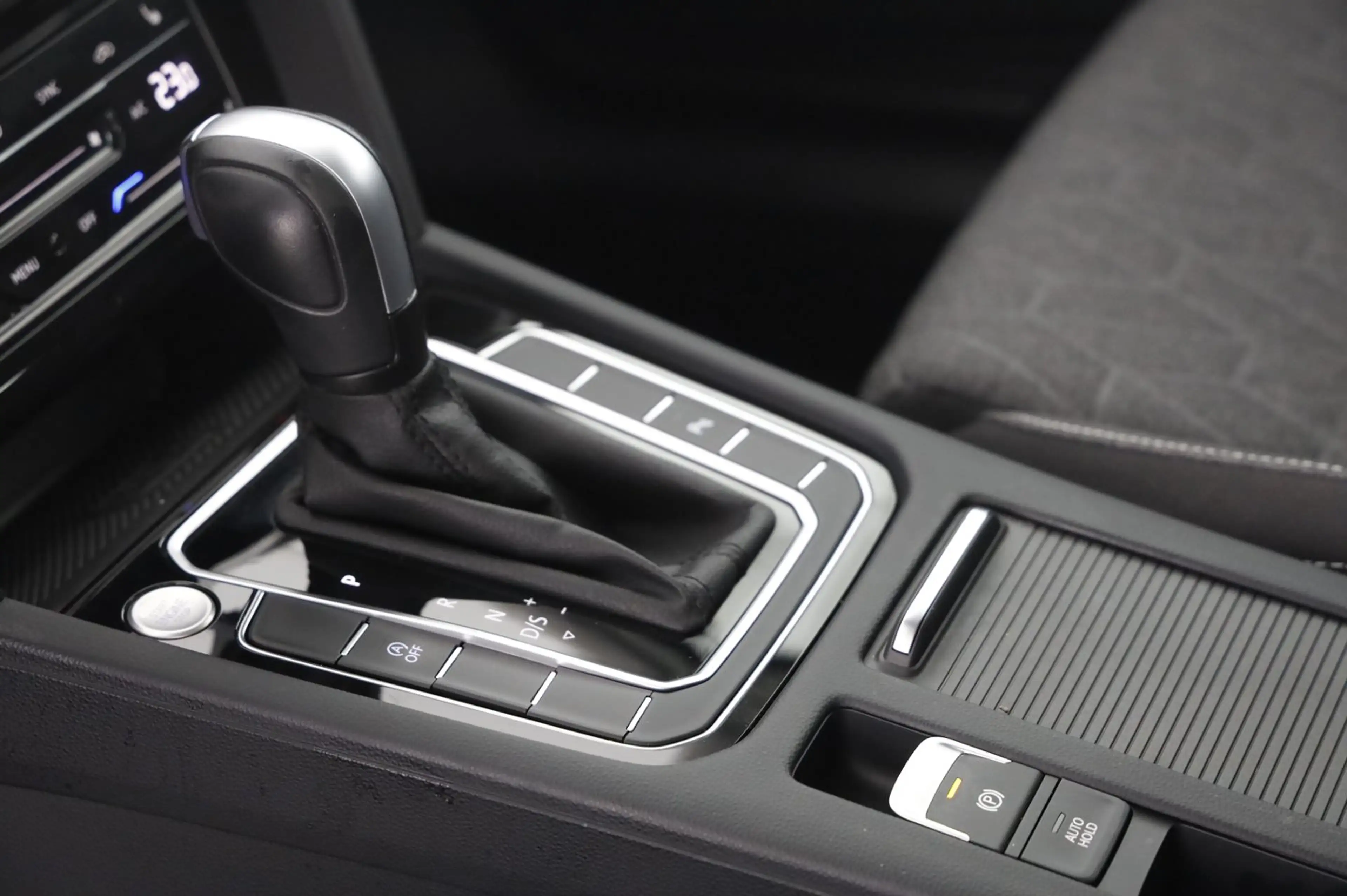 Volkswagen Passat Variant Business — photo 12