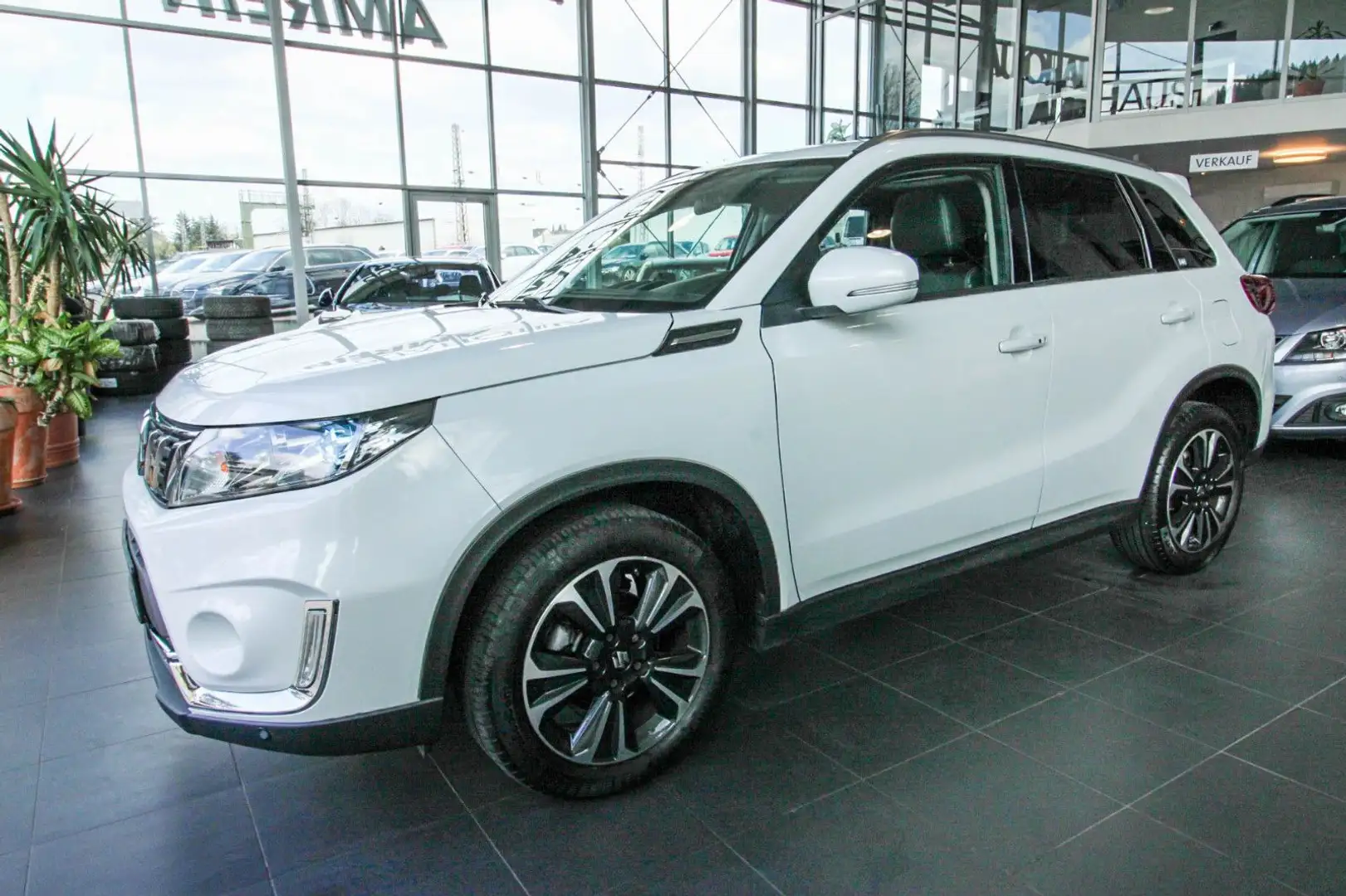 Suzuki Vitara 1.4 BoosterJet AllGrip/Navi/Panorama/ACC Weiß - 1