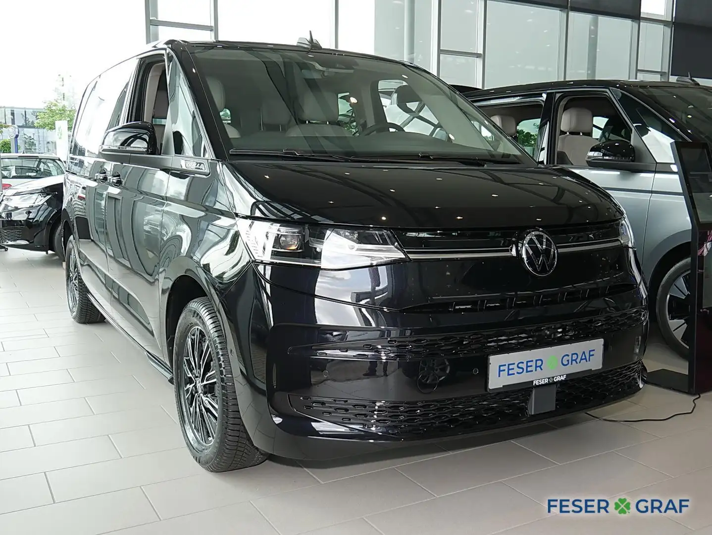 Volkswagen T7 Multivan 2.0 l TDI SCR 110 kW AHK AppConnect Schwarz - 2