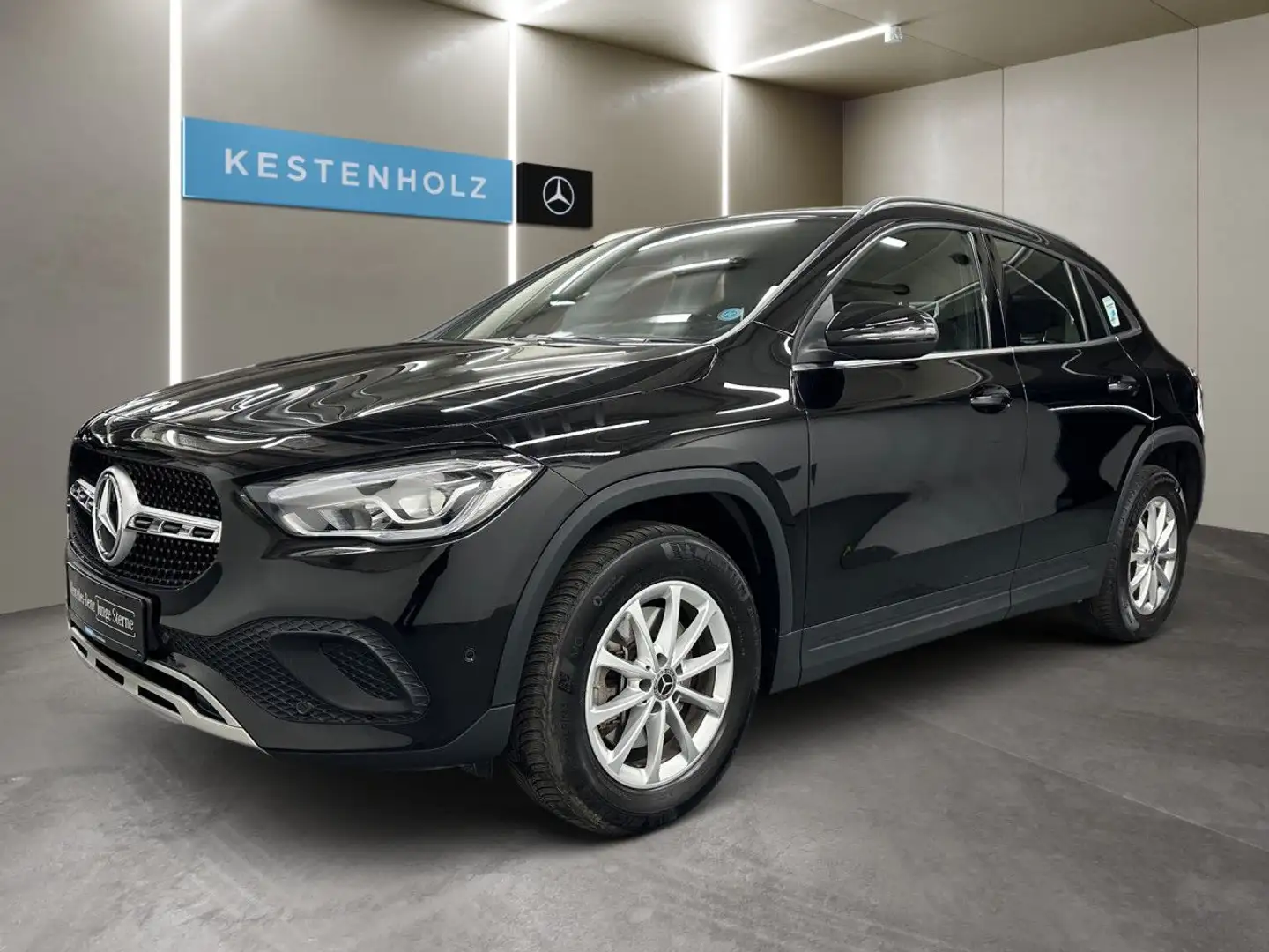 Mercedes-Benz GLA 250 e Style LED AHK Spurhalt-Ass PTS Sitzh Schwarz - 2
