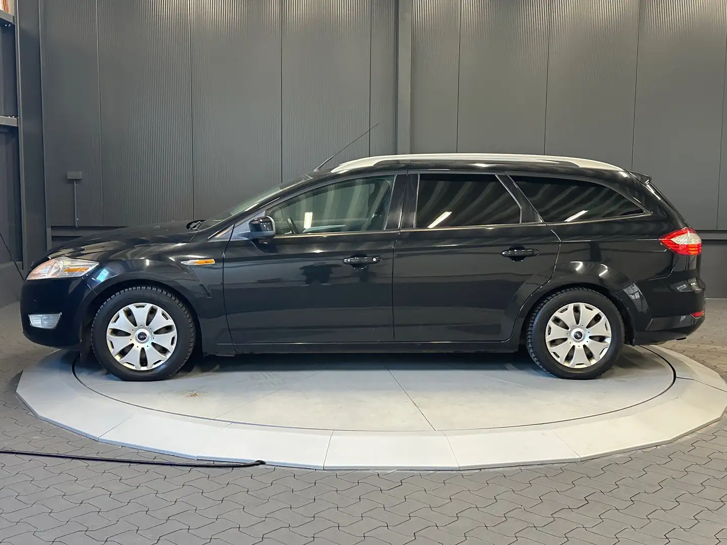 Ford Mondeo Turnier 2.0 TDCi Econetic*NAVI*ALU*AHK*2.HAND* Schwarz - 2