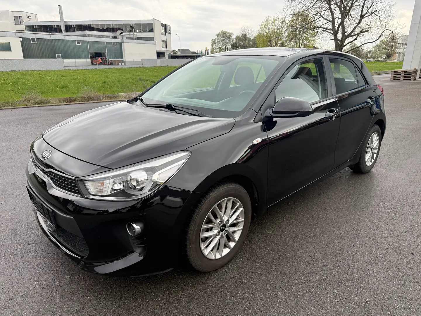 Kia Rio 1,25 MPI Titan ISG Lenkradheizung SHZ PDC Schwarz - 1