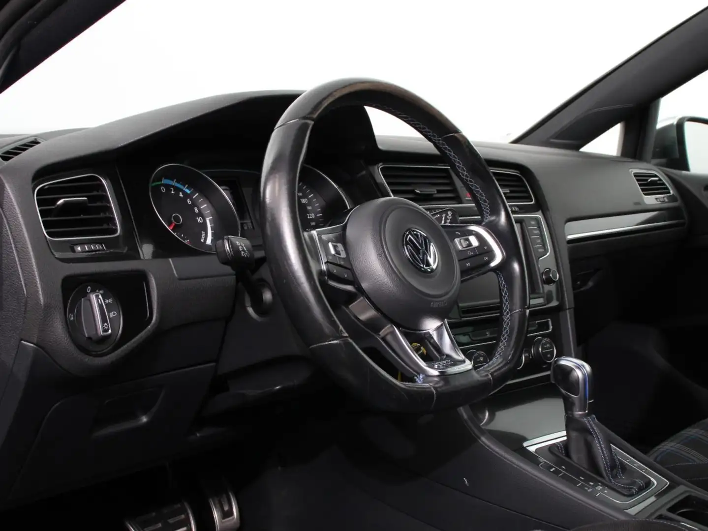 Volkswagen Golf GTE 1.4 TSI | Climate control | Cruise control | LED | Schwarz - 2